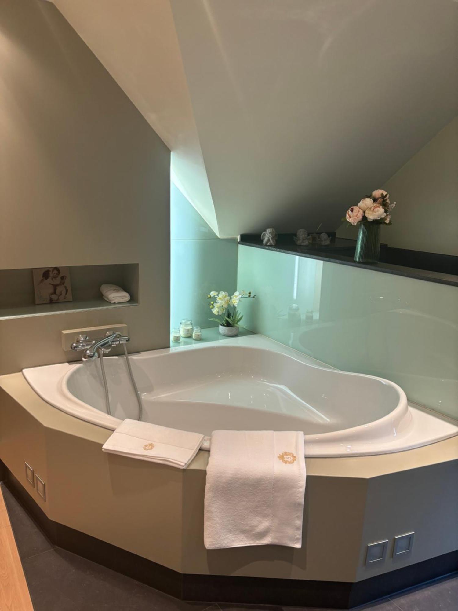 Sophia Rooms 14 Maasmechelen Exterior photo